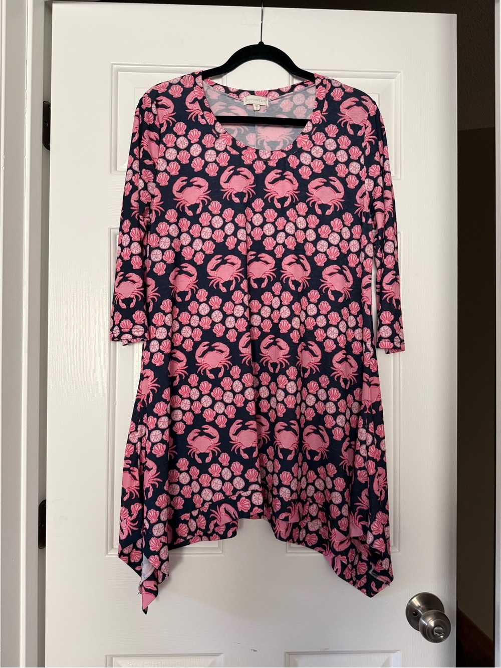 Simply Southern Pink Crab Shell Print Dress Medium Beach Coastal Sharkbite Hem